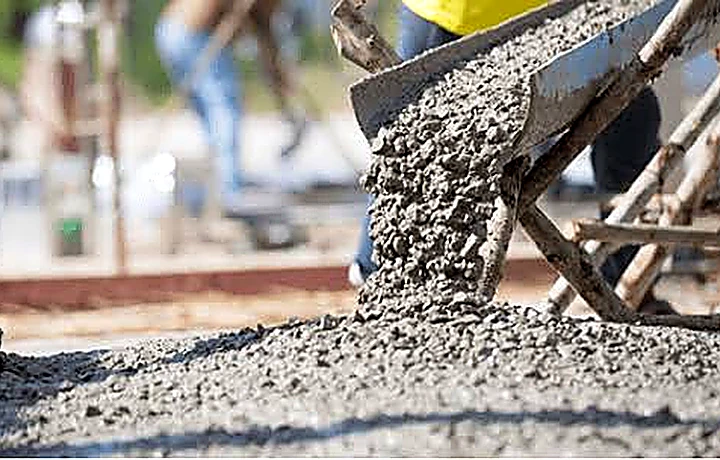 Aplicação de concreto em piso