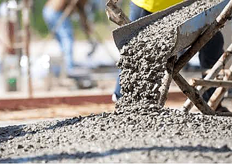 Aplicação de concreto usinado na construção civil - FCK 25